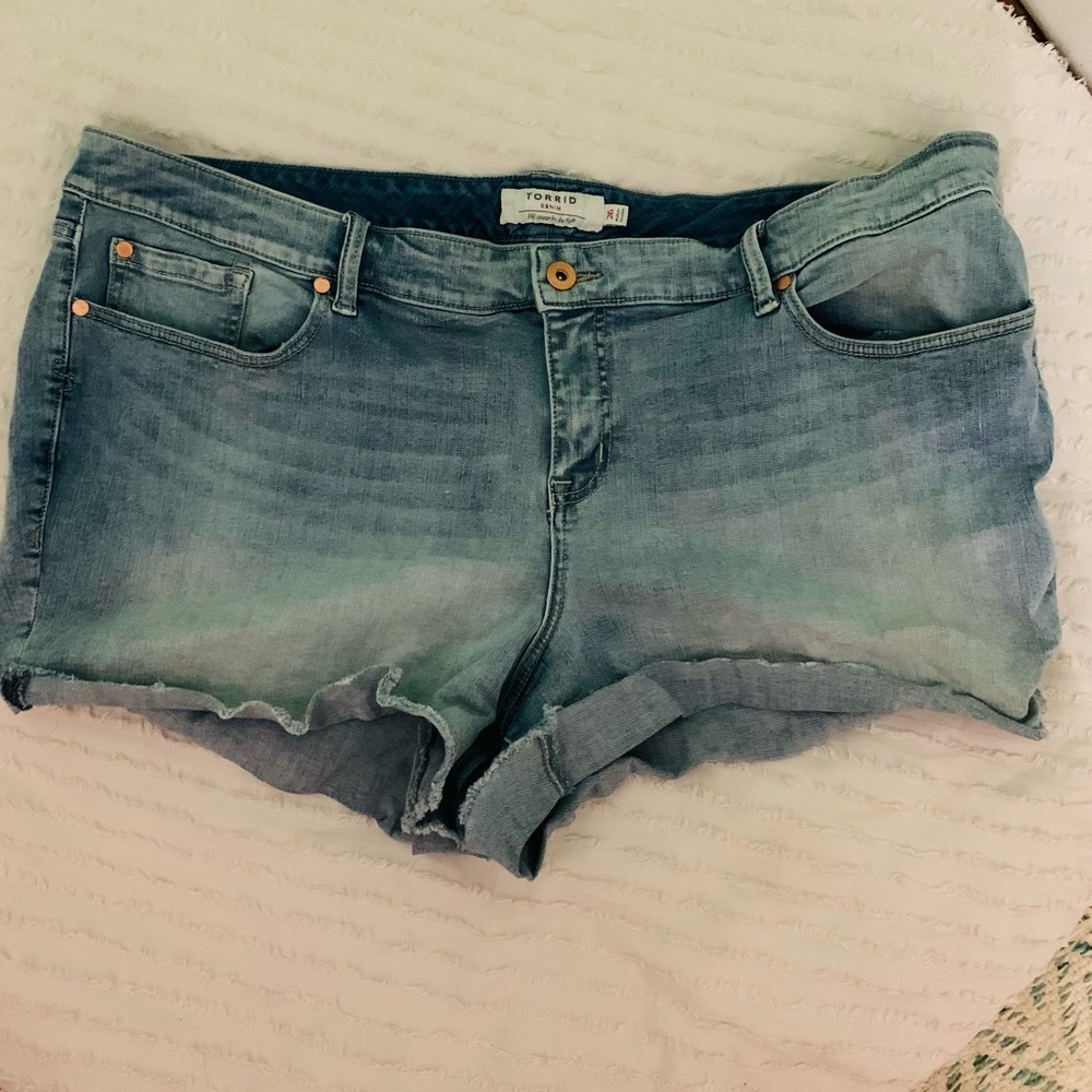 Torrid Denim Lightwash Short